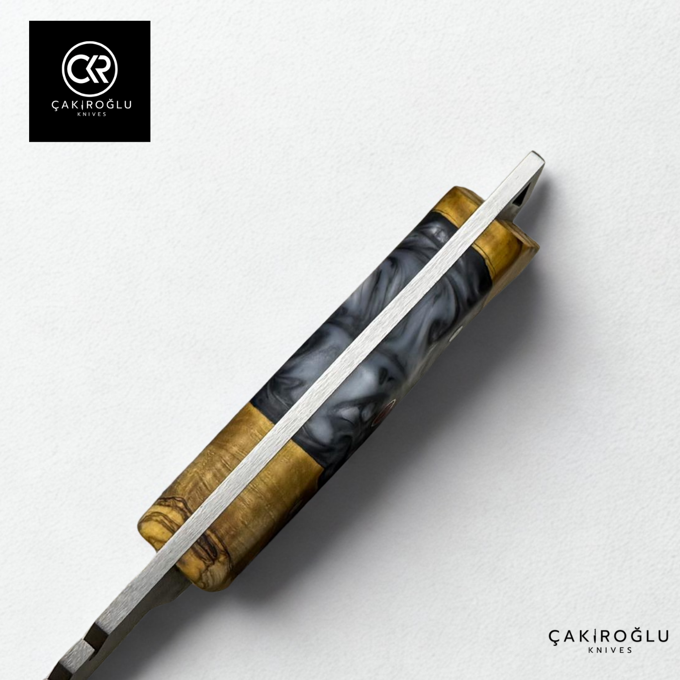 Handcrafted Custom-made Böhler N690 Steel & Epoxy Hybrid Handle Hunting Knife