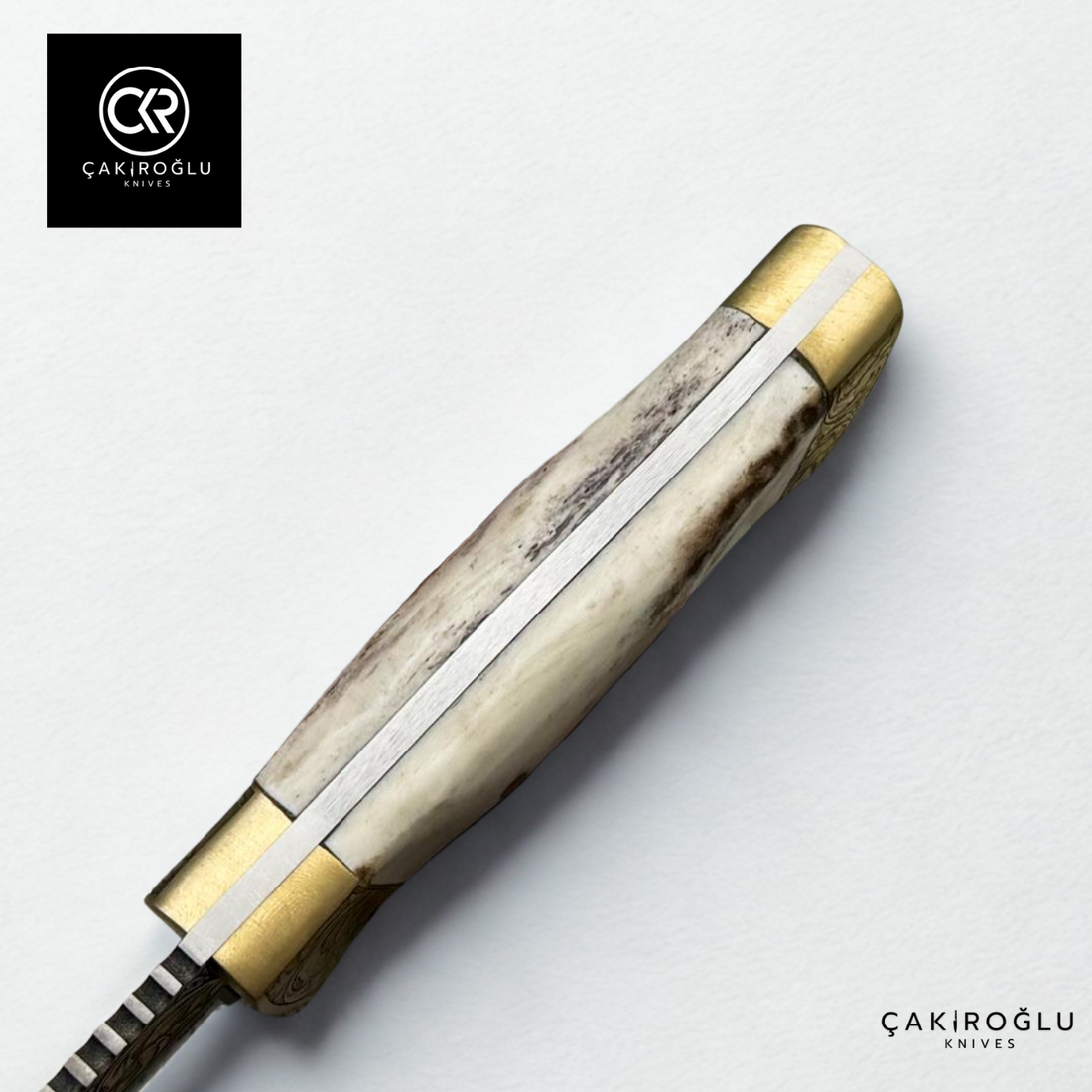 Royal Icons – Deer | Limited Collector's Edition N690 Knife with 24K Gold Engraving & Deer Antler Handle