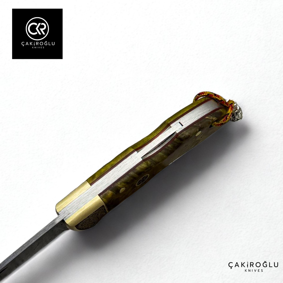 Showy Elite Handcrafted Custom-made Folding Knife - Damascus Steel & Engraved Apron