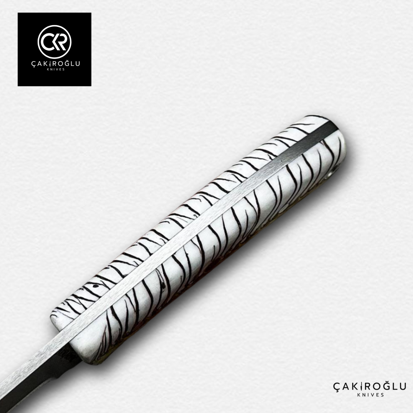 Handcrafted Custom-made Böhler N690 Steel & Pine Cone Epoxy Handle Hunting Knife