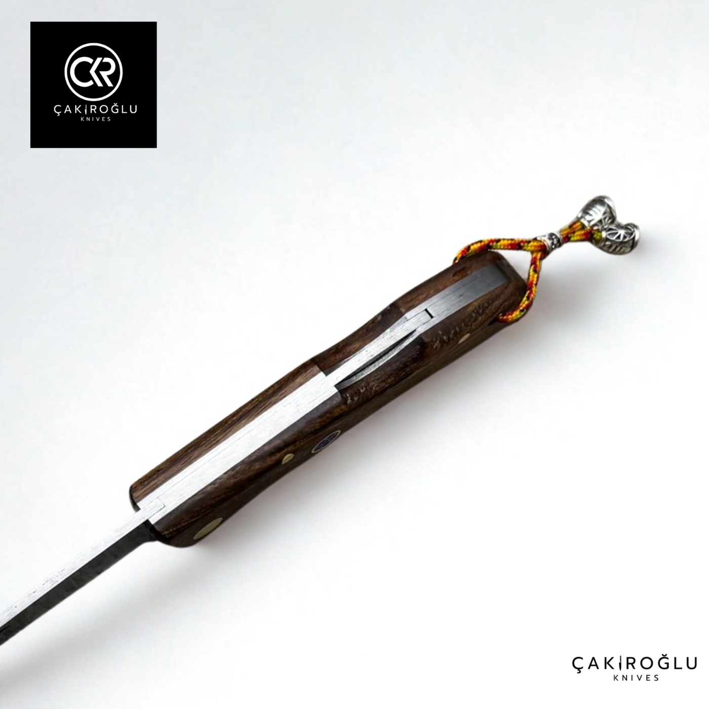 Showy Series Handcrafted Folding Knife - Damascus Steel & Walnut Root Handle