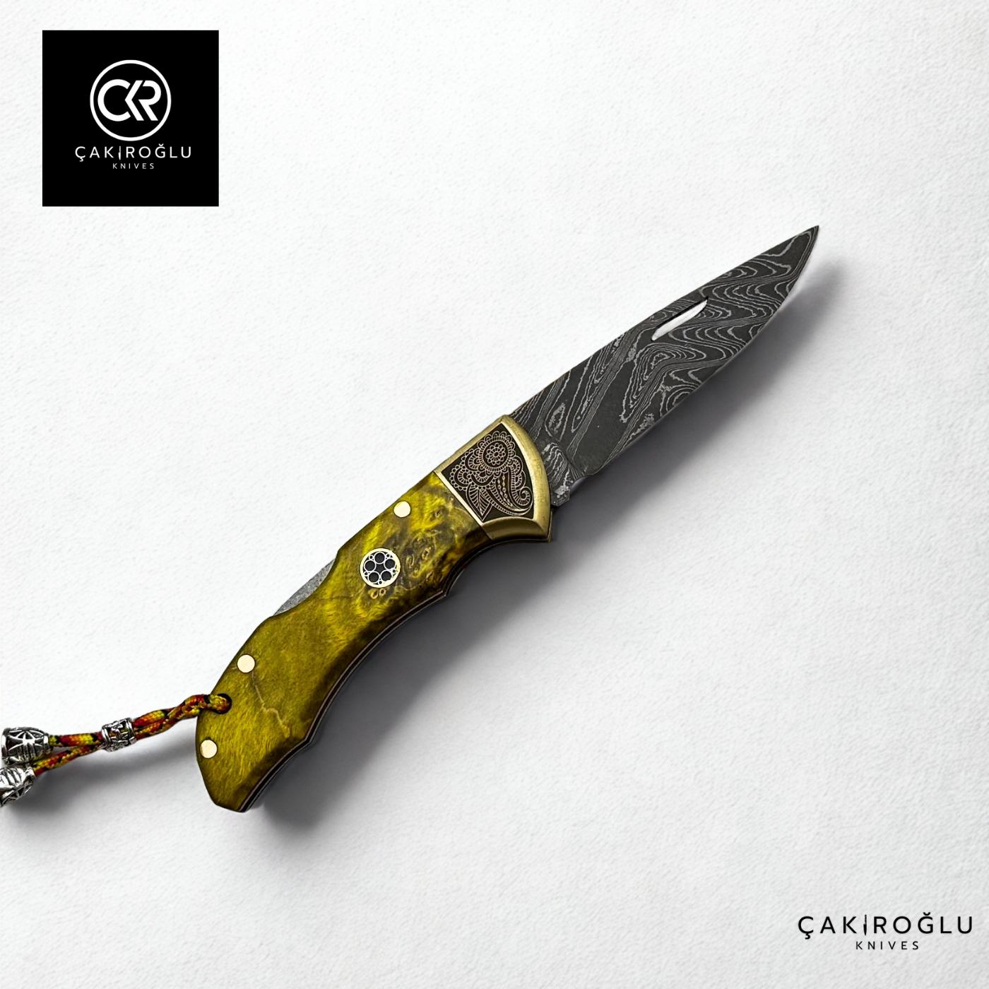 Showy Elite Handcrafted Custom-made Folding Knife - Damascus Steel & Engraved Apron