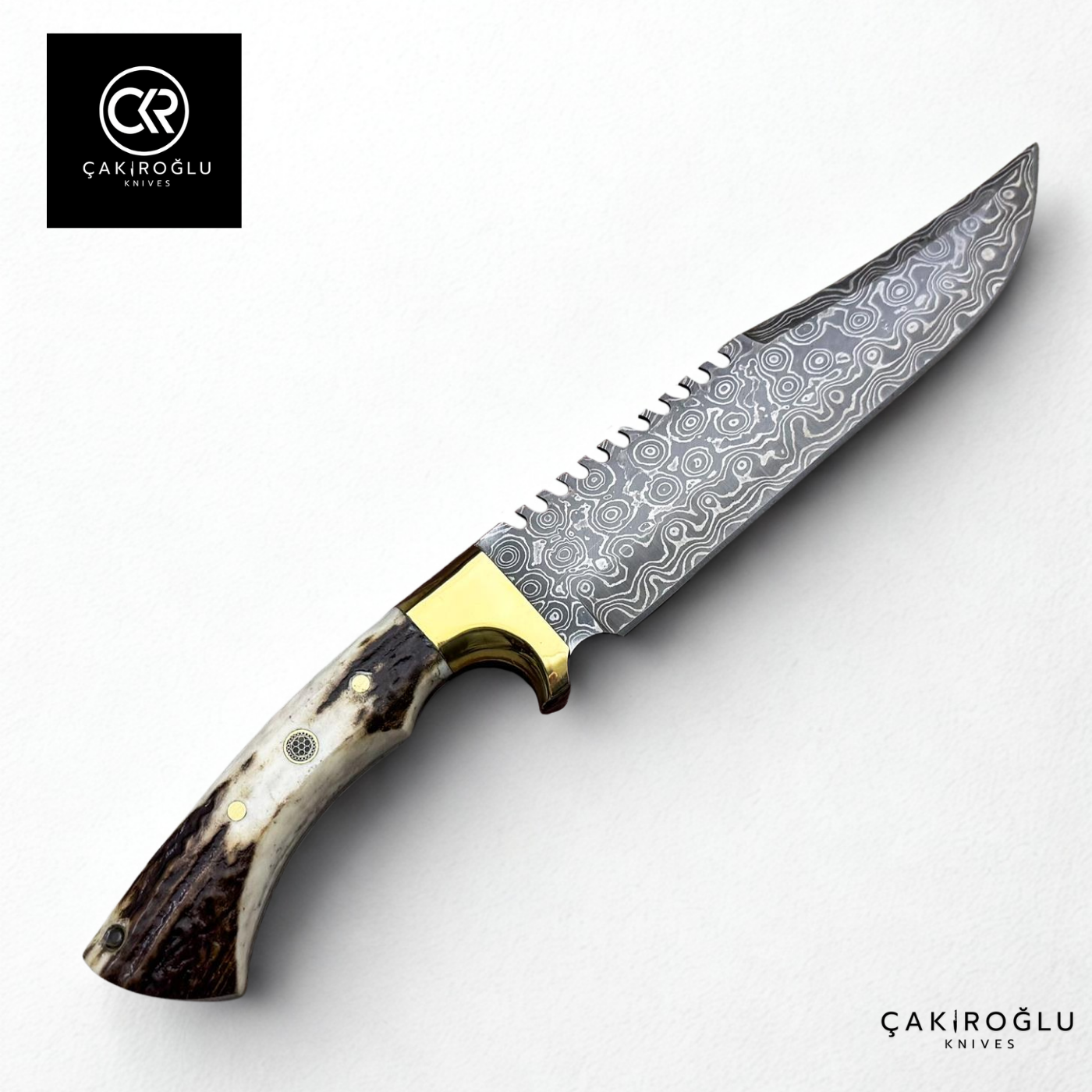 Damascus Elegance Handcrafted Knife – Deer Antler & Brass Apron