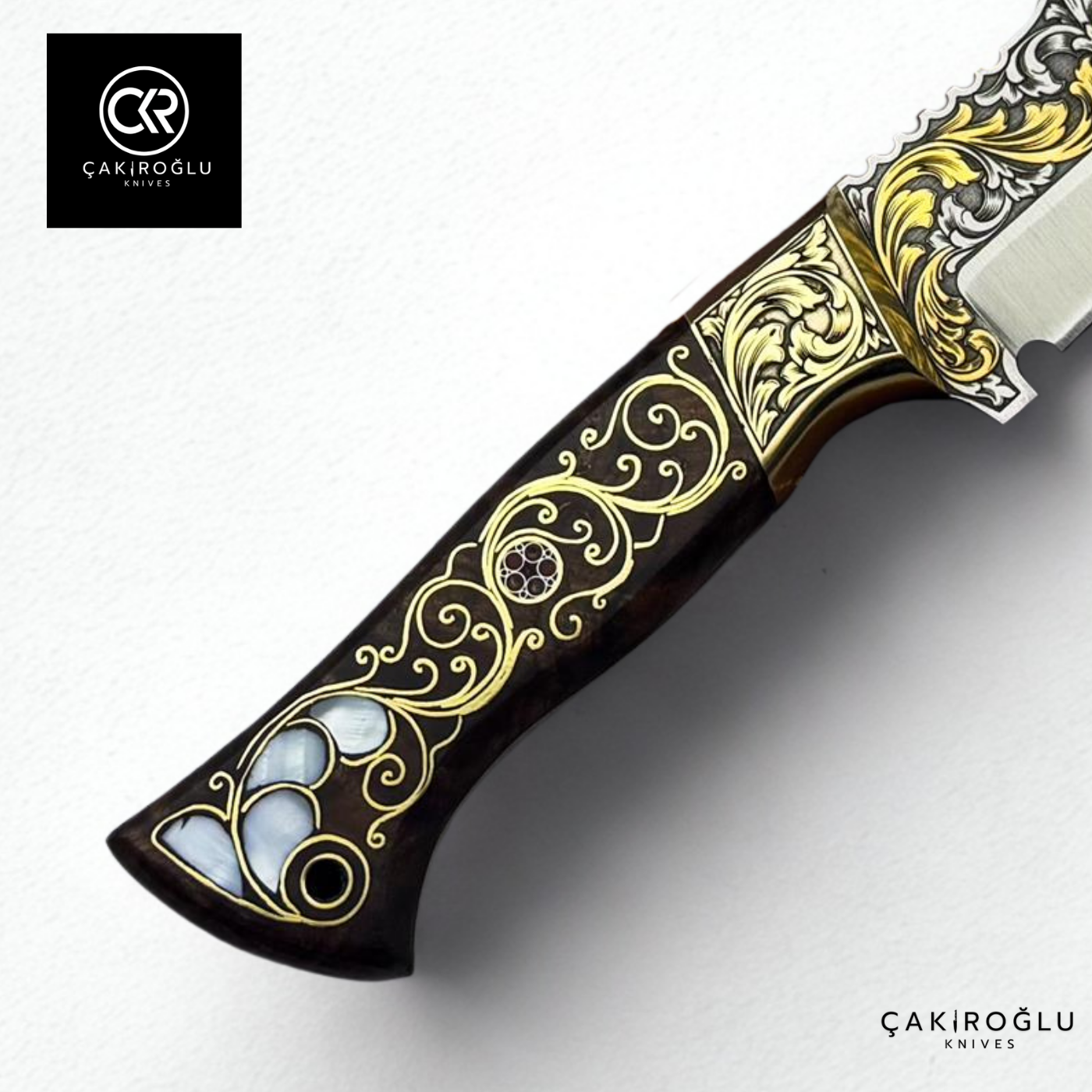 Regal Edge V3 – Limited Collector’s Edition N690 Knife with Gold Engraving & Mother of Pearl