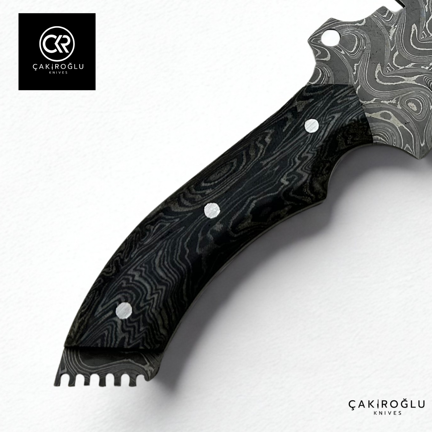 Ironhowl Exclusive Edition - Handcrafted Damascus Steel Jungle Machete