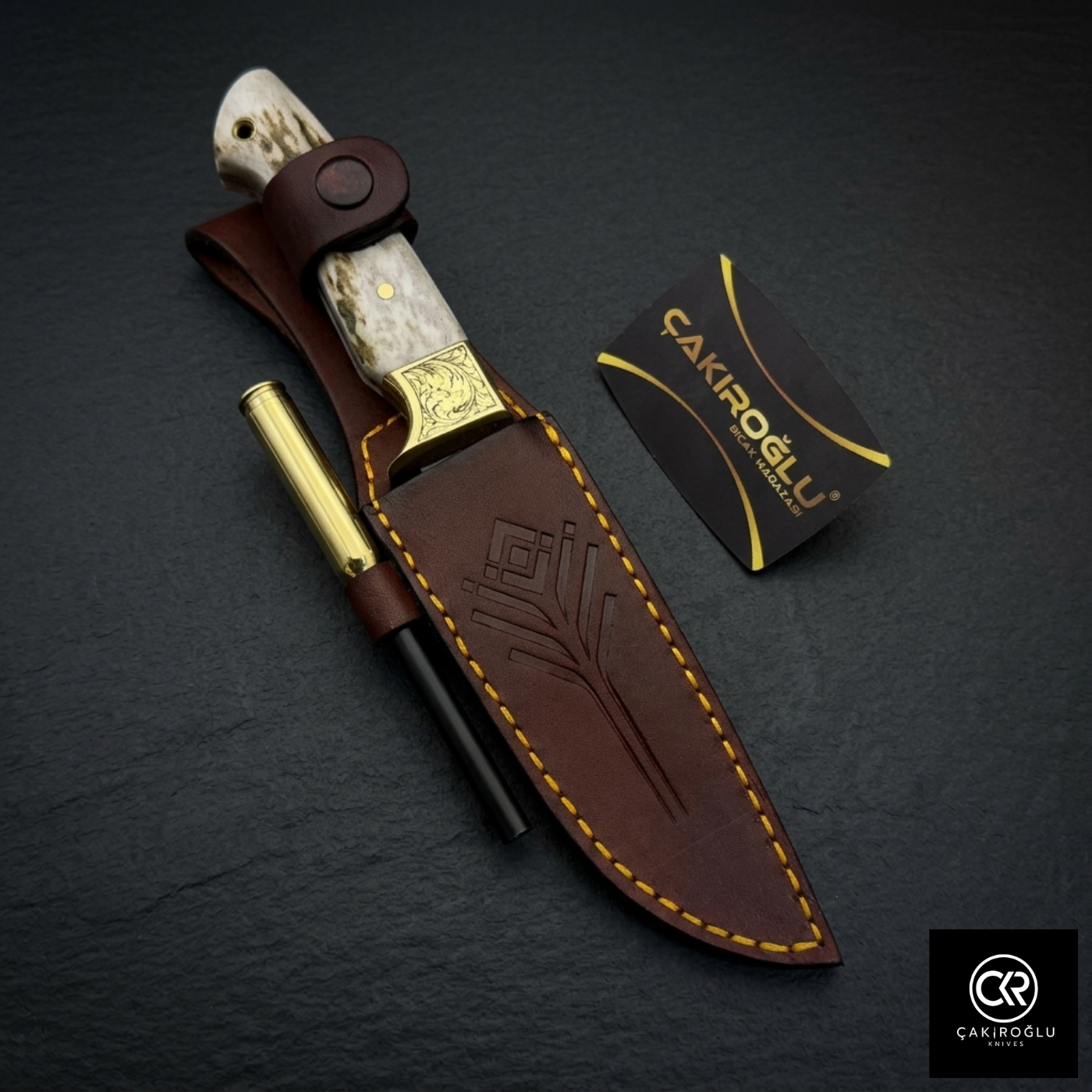 Collector's Edition - Handcrafted Custom-made Damascus Steel Hunting Knife with Magnesium Bar