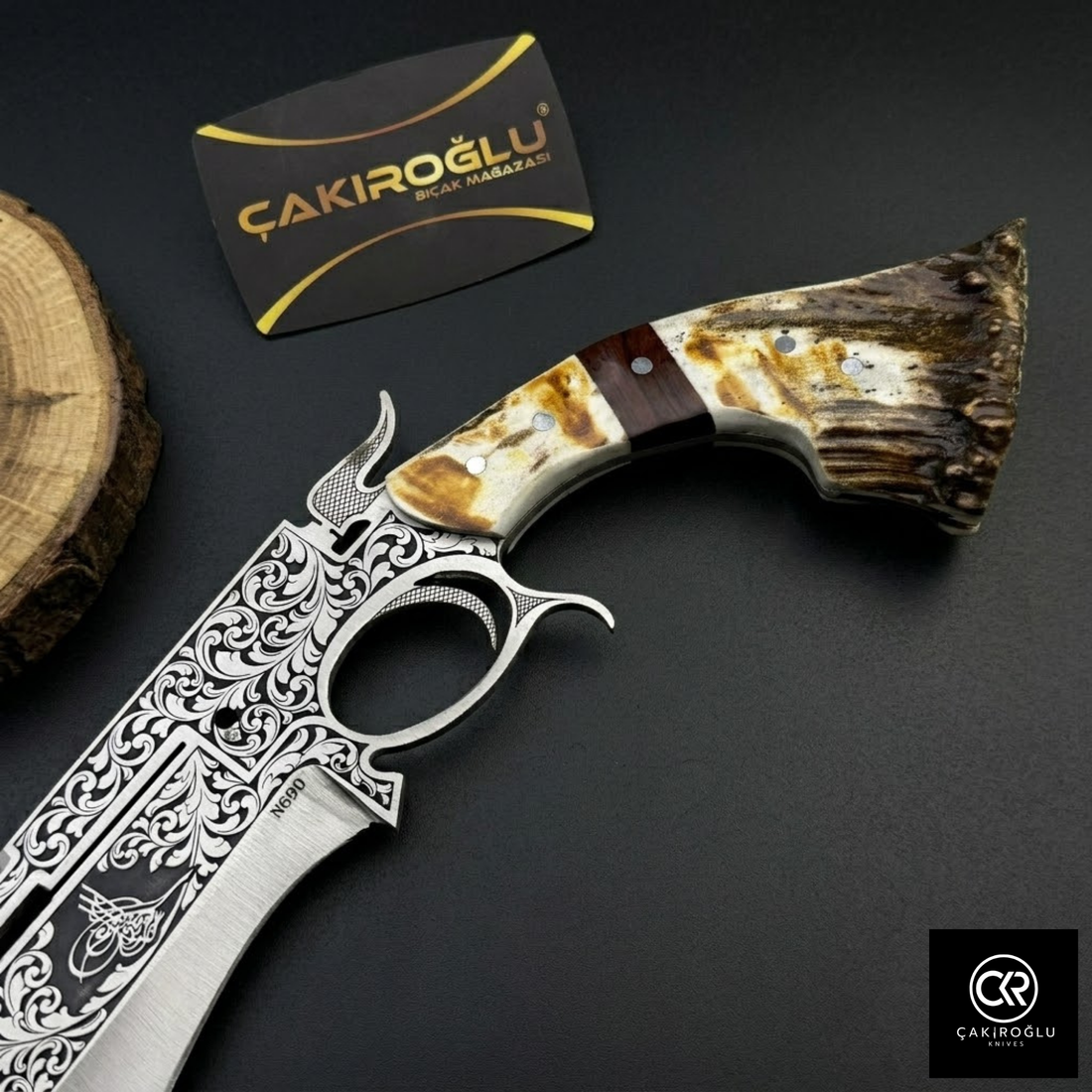 Custom N690 Collector Knife with Stand, Engraved Steel, Deer Antler Handle, Cowboy Gun Design