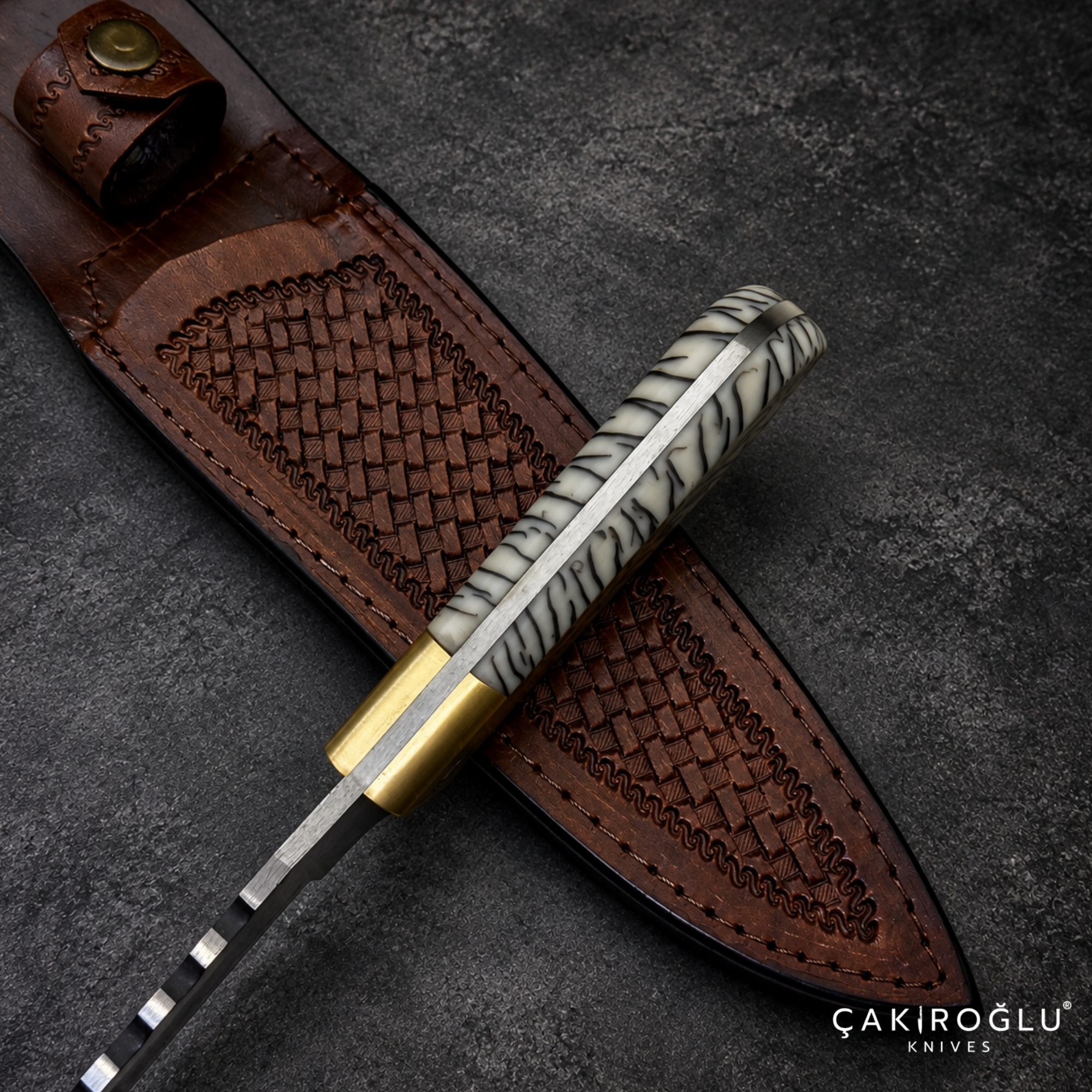 Handmade Damascus Steel Hunting Machete Knife, Leather Sheath - Epoxy Pine Cone Handle