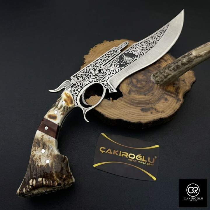 Custom N690 Collector Knife with Stand, Engraved Steel, Deer Antler Handle, Cowboy Gun Design