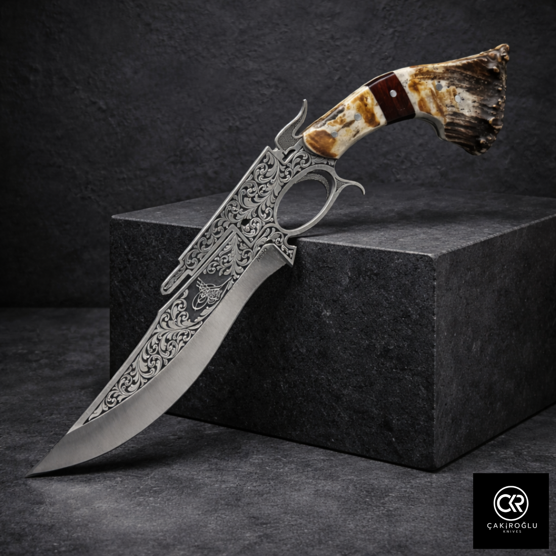 Custom N690 Collector Knife with Stand, Engraved Steel, Deer Antler Handle, Cowboy Gun Design