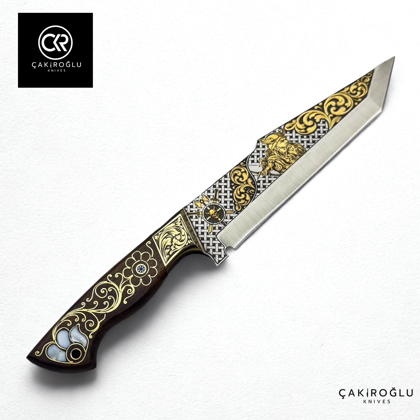 Regal Edge V3 – Limited Collector’s Edition N690 Knife with Gold Engraving & Mother of Pearl