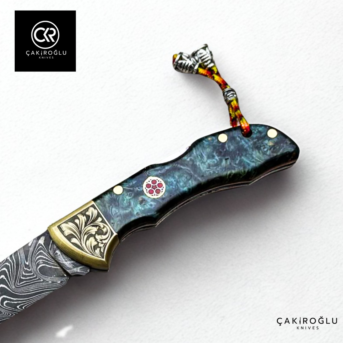 Showy Elite Handcrafted Custom-made Folding Knife - Damascus Steel & Engraved Apron