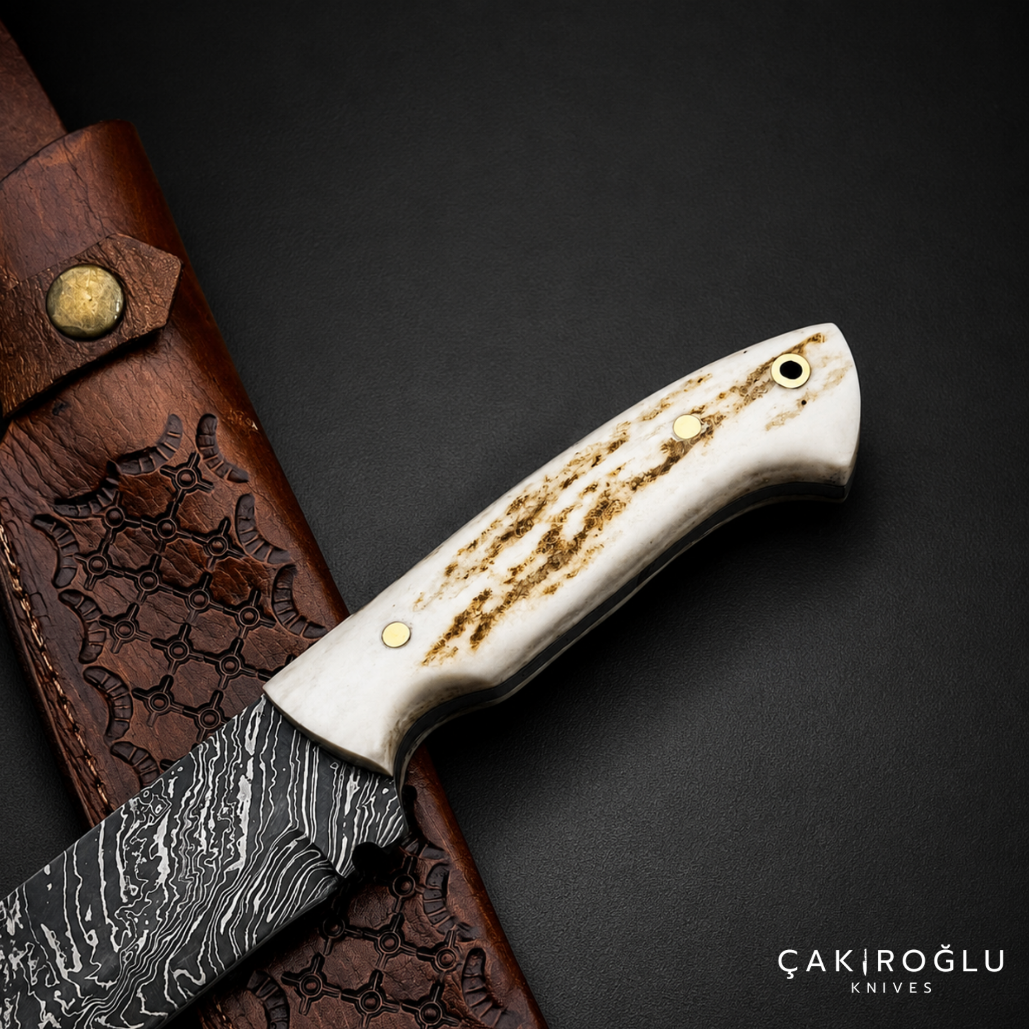 Handcrafted Custom-made Damascus Steel & Deer Antler Handle Hunting Knife