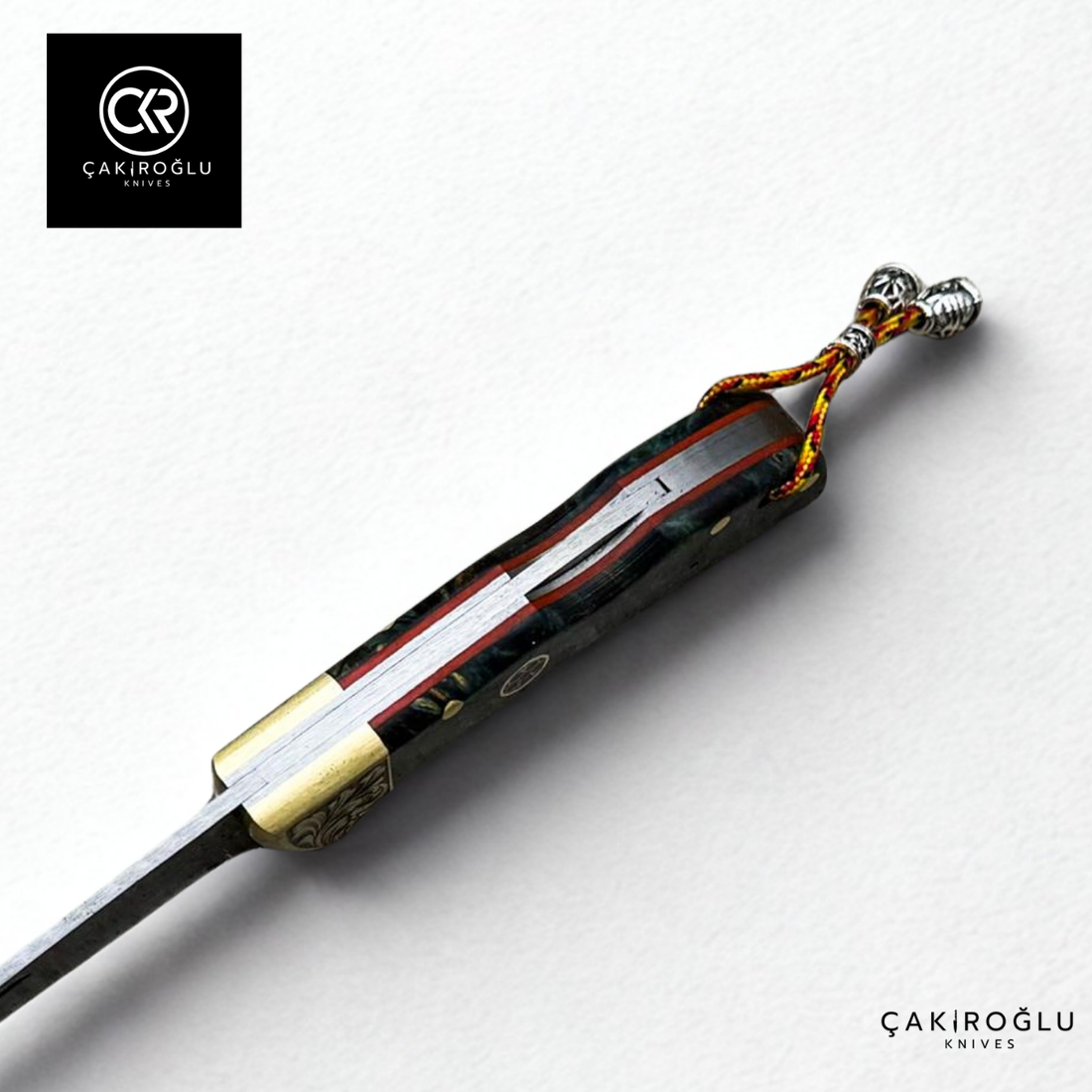 Showy Elite Handcrafted Custom-made Folding Knife - Damascus Steel & Engraved Apron