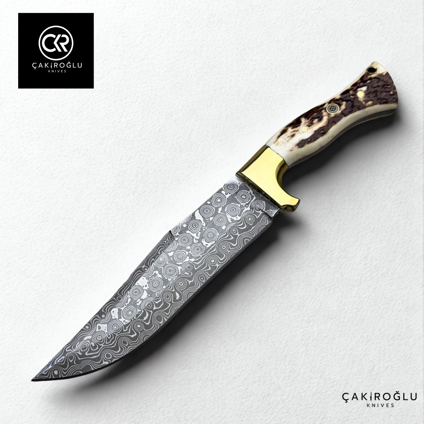 Damascus Elegance Handcrafted Knife – Deer Antler & Brass Apron