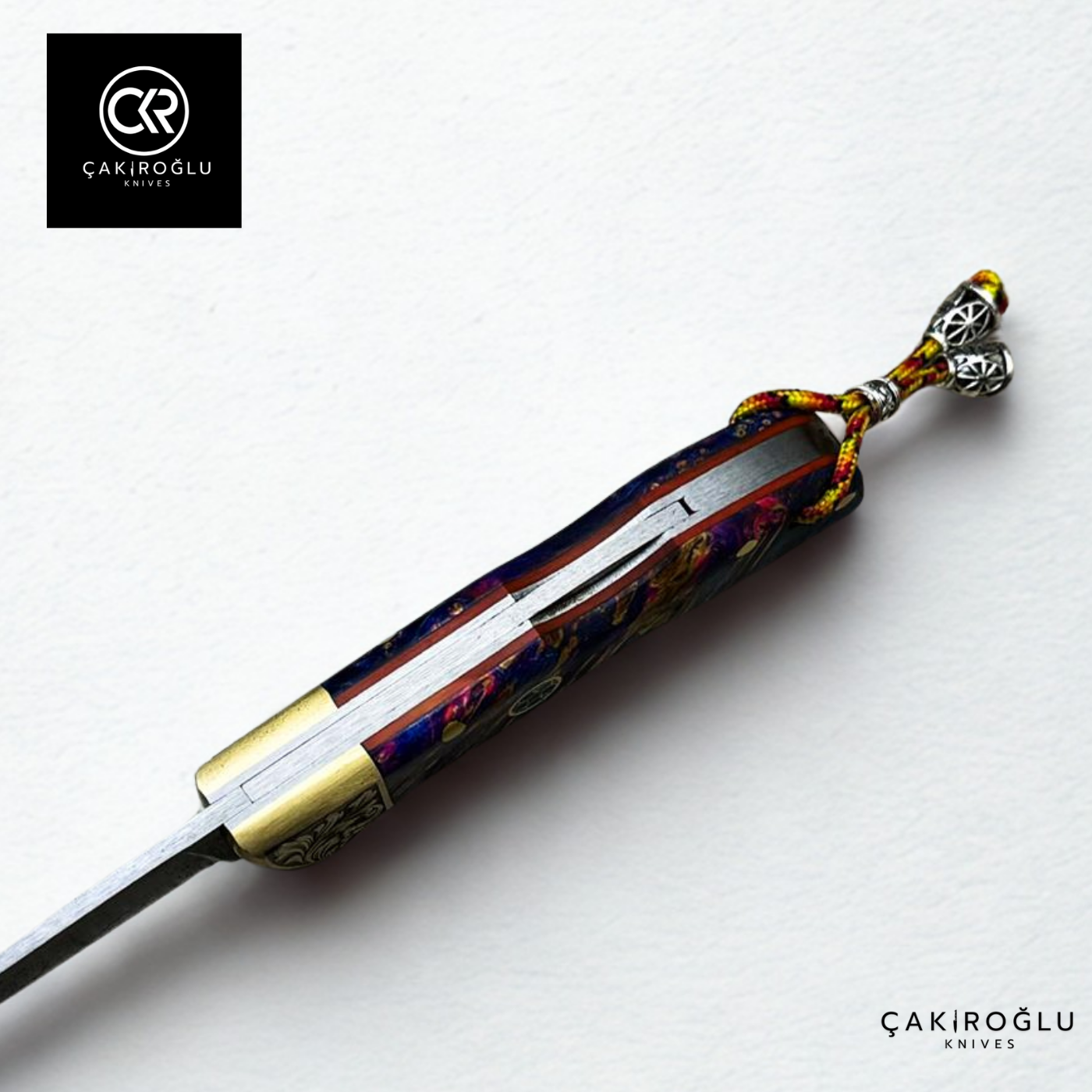 Showy Elite Handcrafted Custom-made Folding Knife - Damascus Steel & Engraved Apron