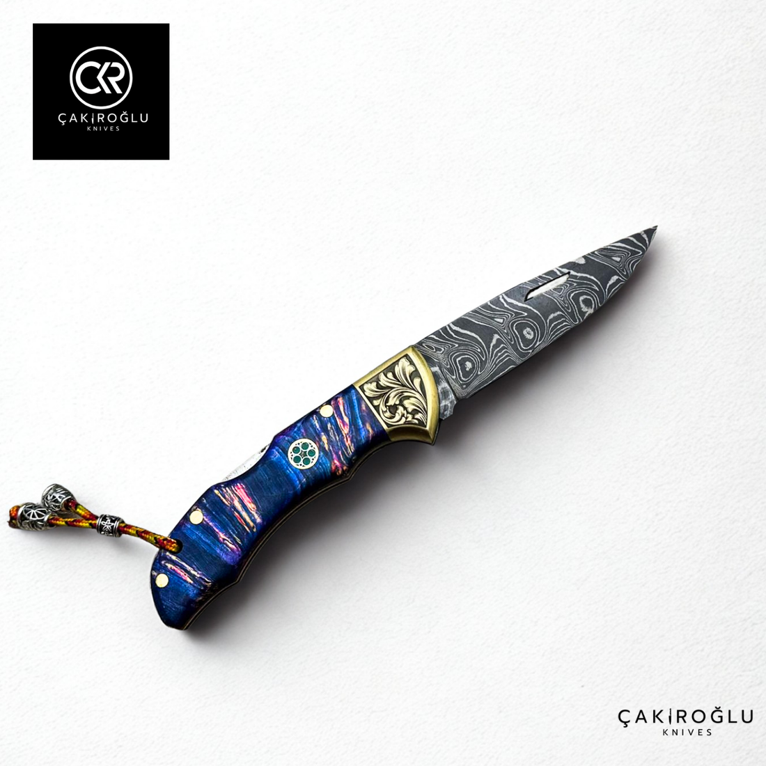 Showy Elite Handcrafted Custom-made Folding Knife - Damascus Steel & Engraved Apron