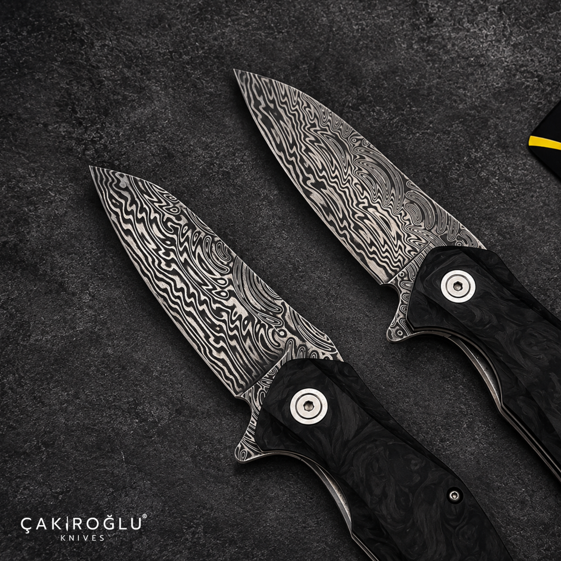 Handmade Stainless Damascus Steel Folding Knife with Carbon Fiber Handle