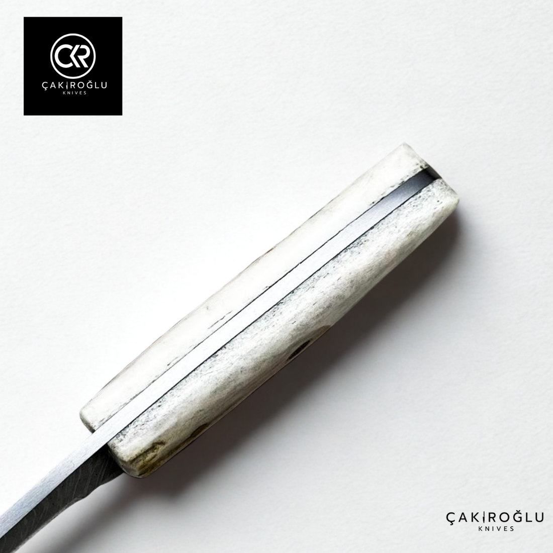 Damascus Shaking - Handcrafted Custom-made Shake with Deer Antler Handle