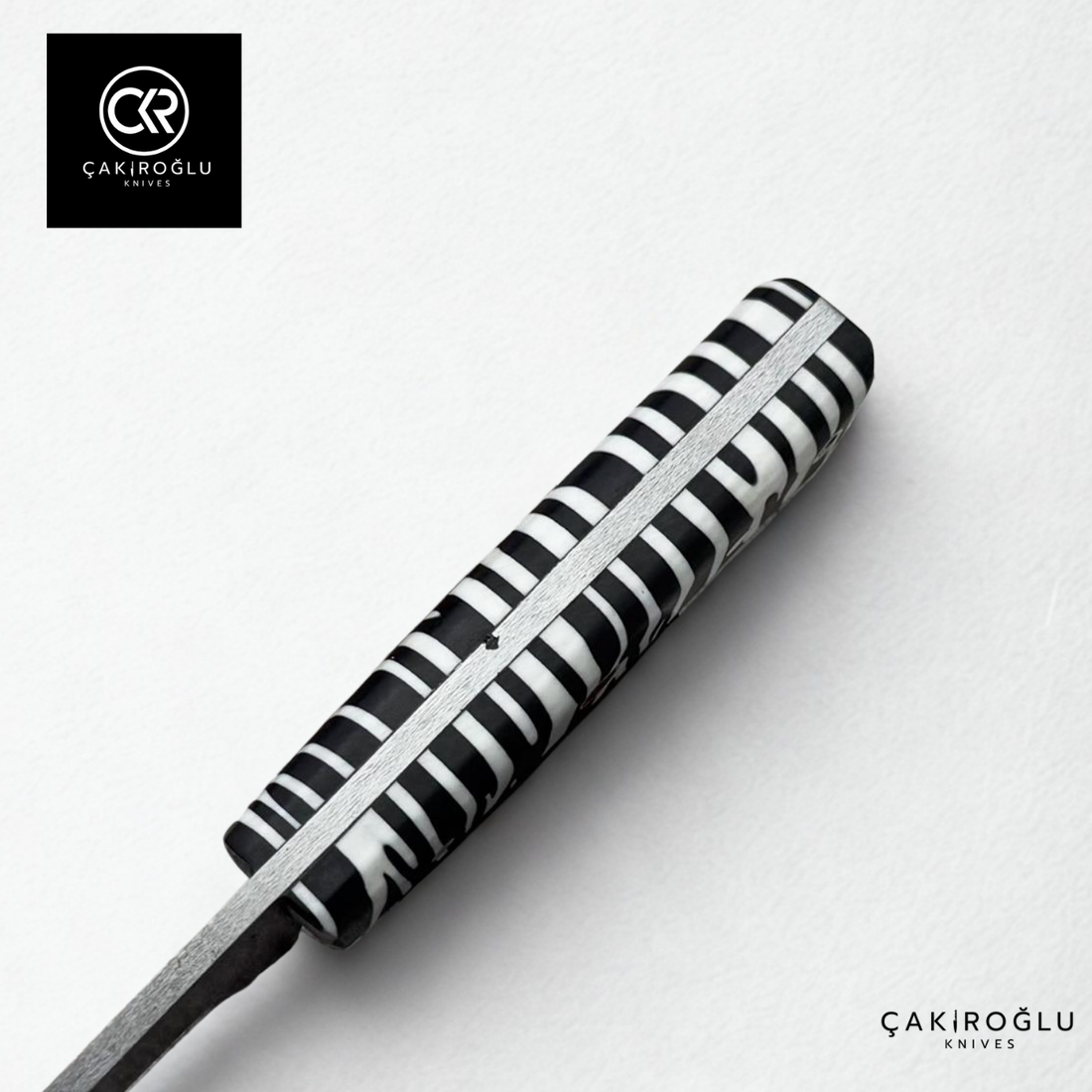 Handcrafted Custom-made Damascus Steel & Epoxy Handle Hunting Knife