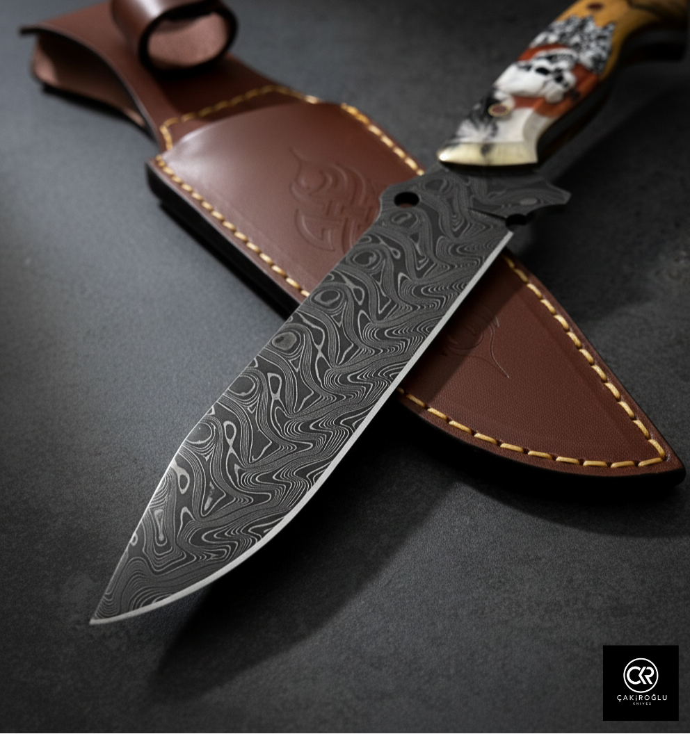 Handcrafted Damascus Steel Custom Knife - Epoxy Hybrid Handle