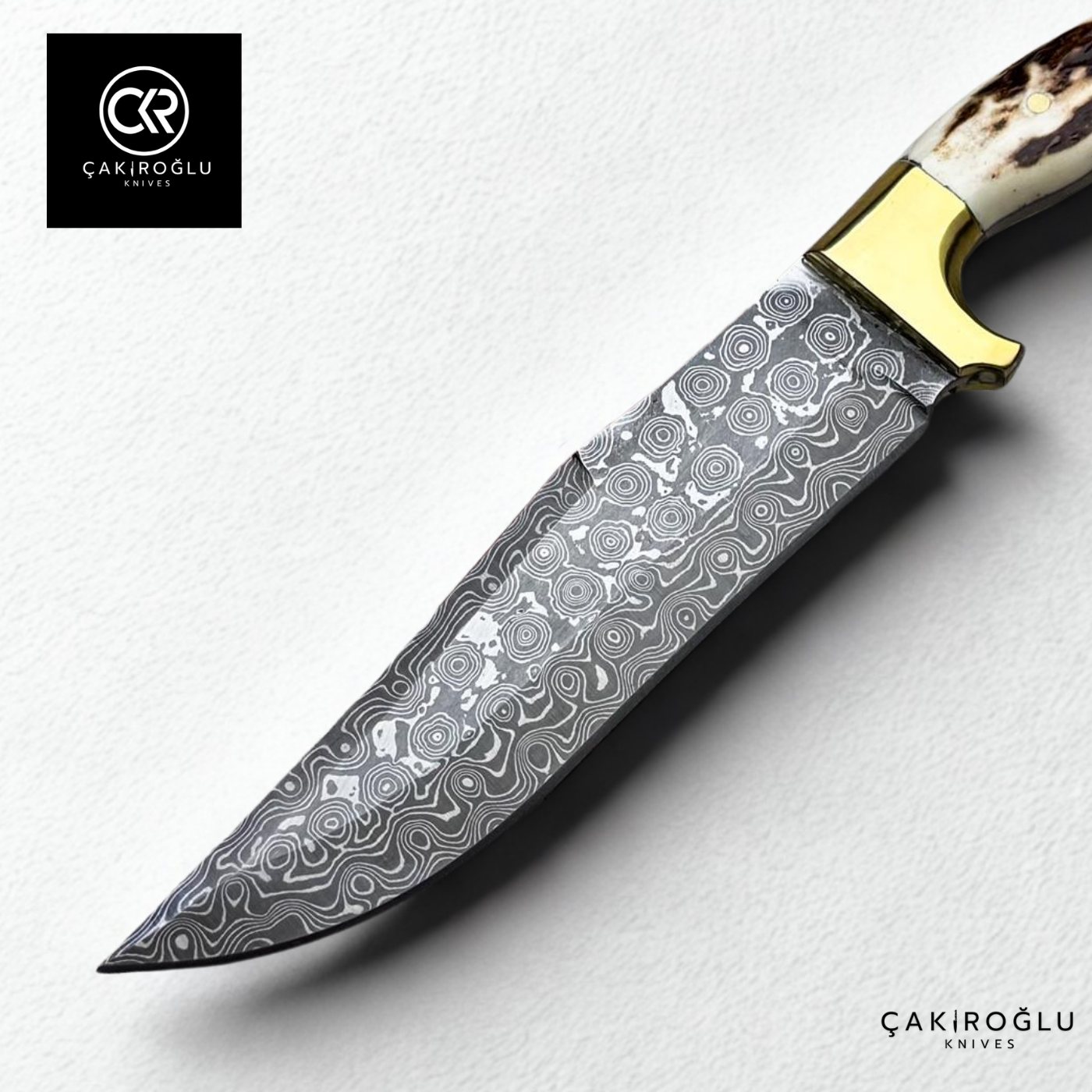 Damascus Elegance Handcrafted Knife – Deer Antler & Brass Apron