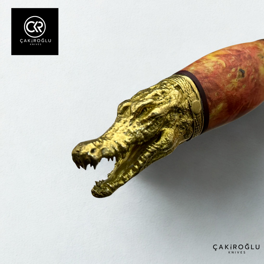 Crocodile Spirit - Gold Embroidered Collectible Hunting Knife