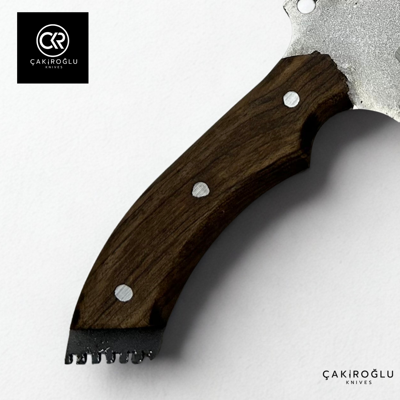 Ironhowl - Handcrafted Jungle Machete