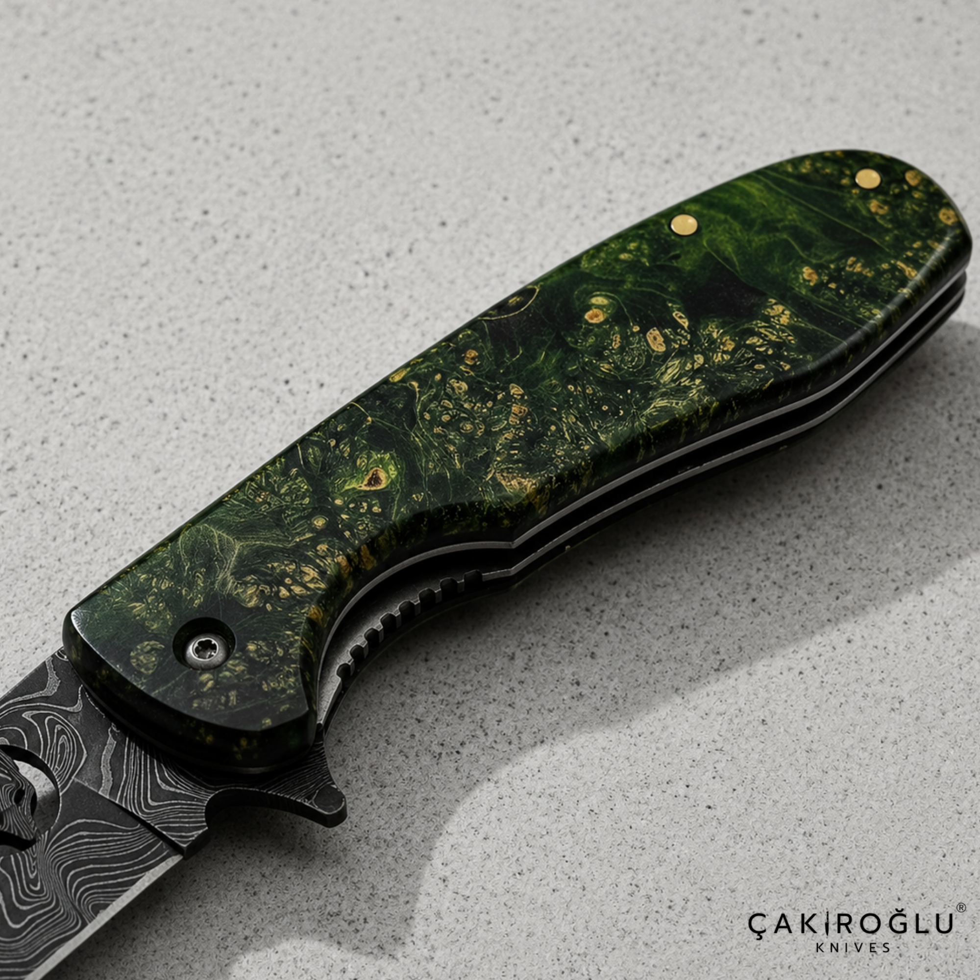 Handmade Damascus Folding Pocket Knife: Stabilize Handle
