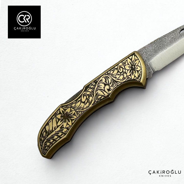 Showy Limited Edition Small Size Handcrafted Custom-made Folding Collectible Knife - N690 Böhler Steel &amp; Engraved Brass Handle
