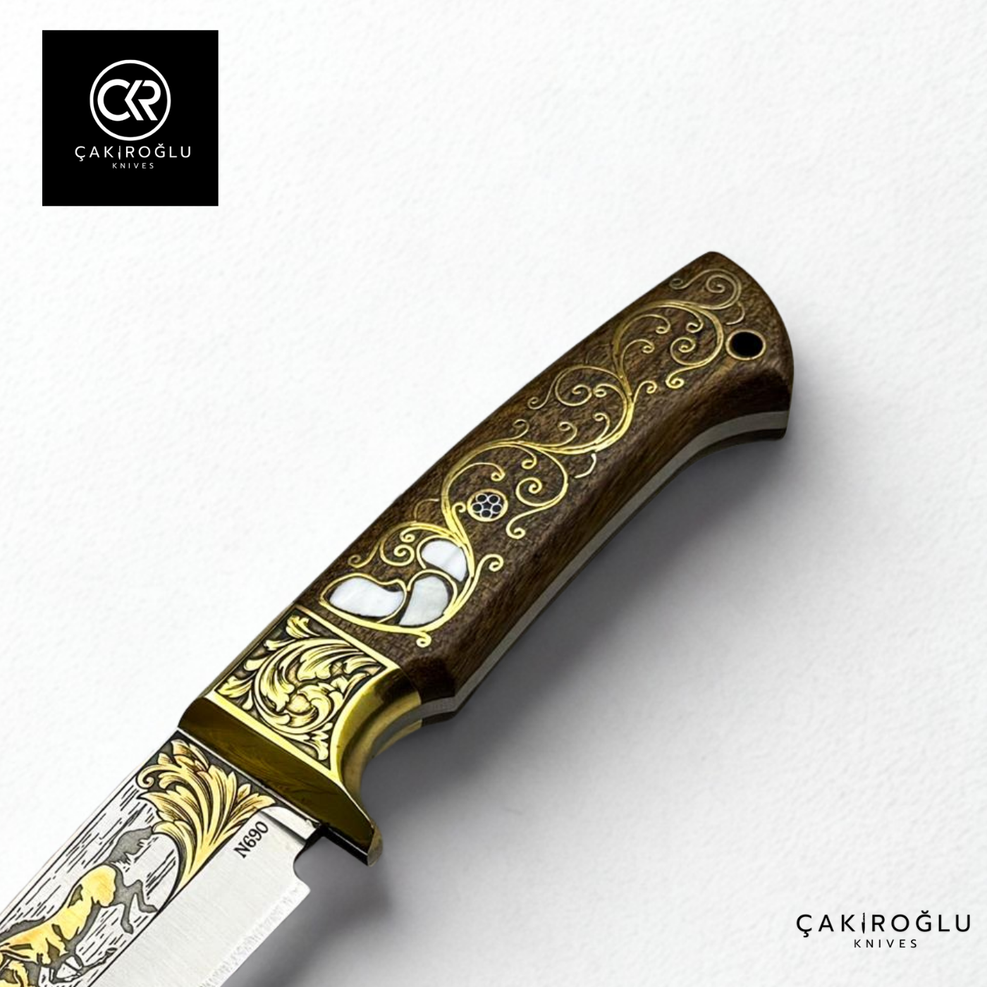 Regal Edge V2 – Limited Collector’s Edition N690 Knife with Gold Engraving & Mother of Pearl