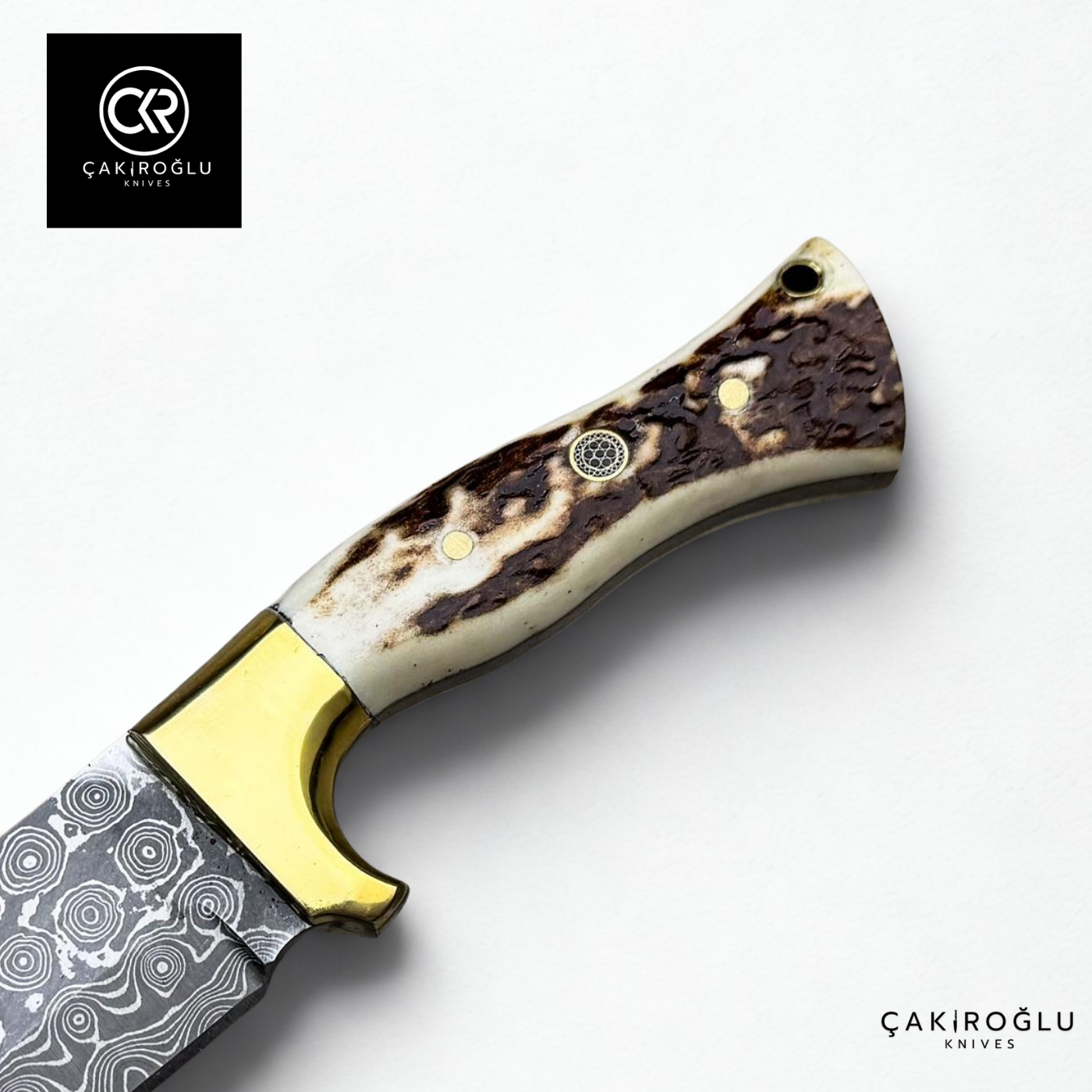 Damascus Elegance Handcrafted Knife – Deer Antler & Brass Apron