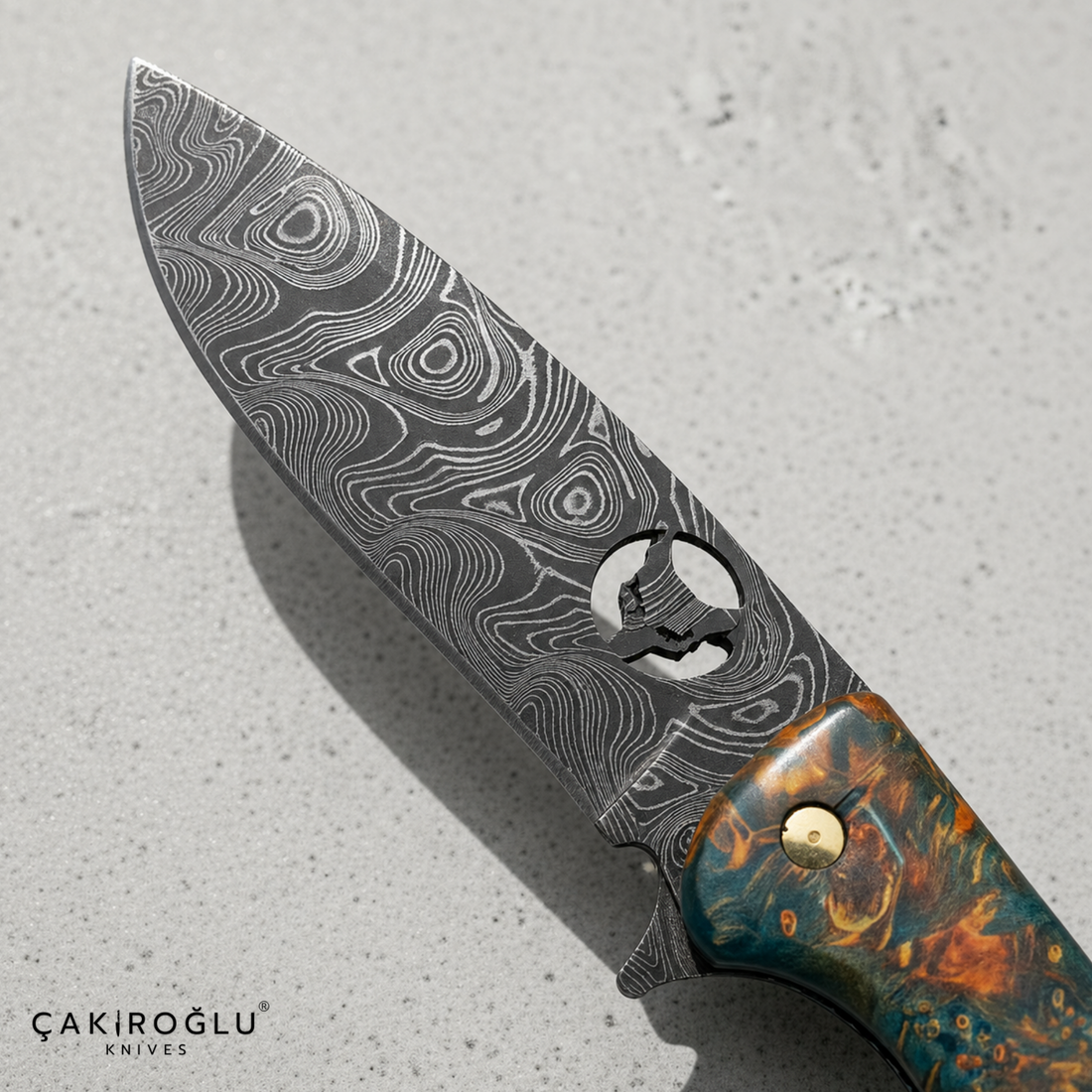 Handmade Damascus Folding Pocket Knife: Stabilize Handle