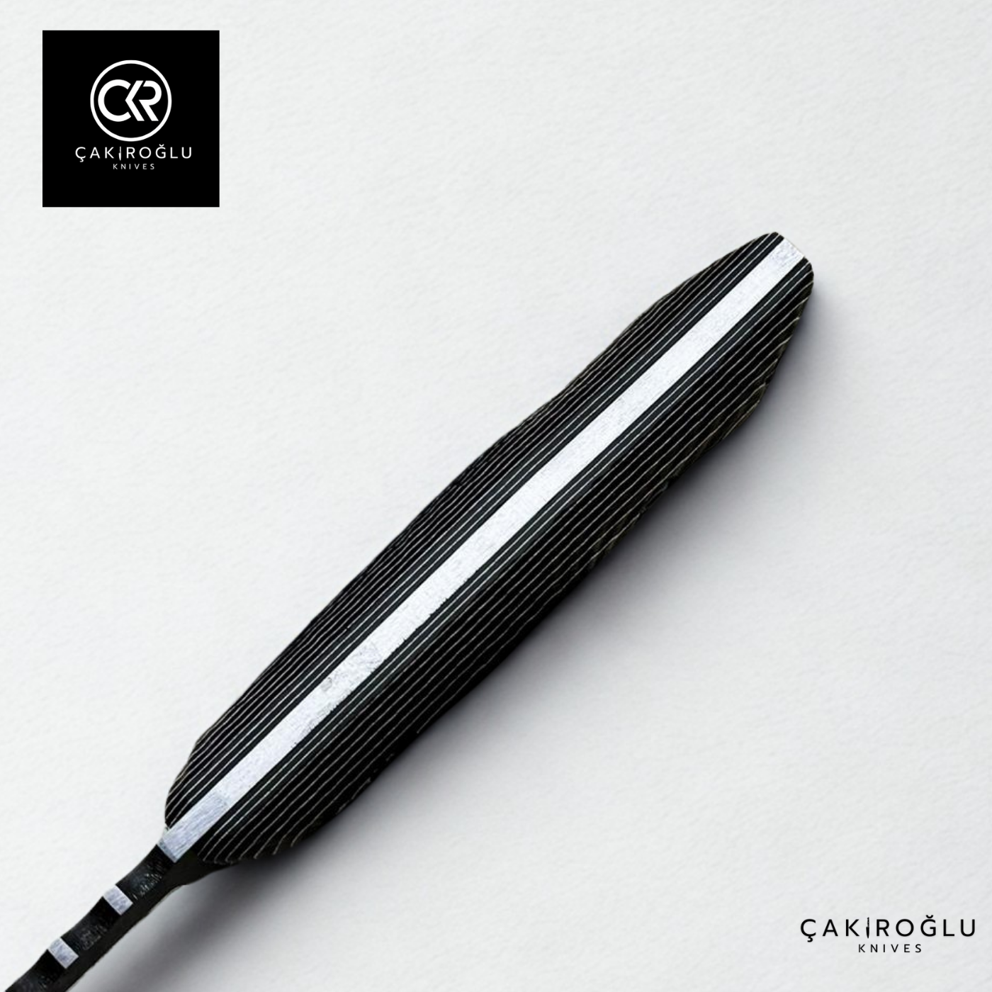 Handcrafted Damascus Steel Outdoor Hunting Knife - Verzalite Handle