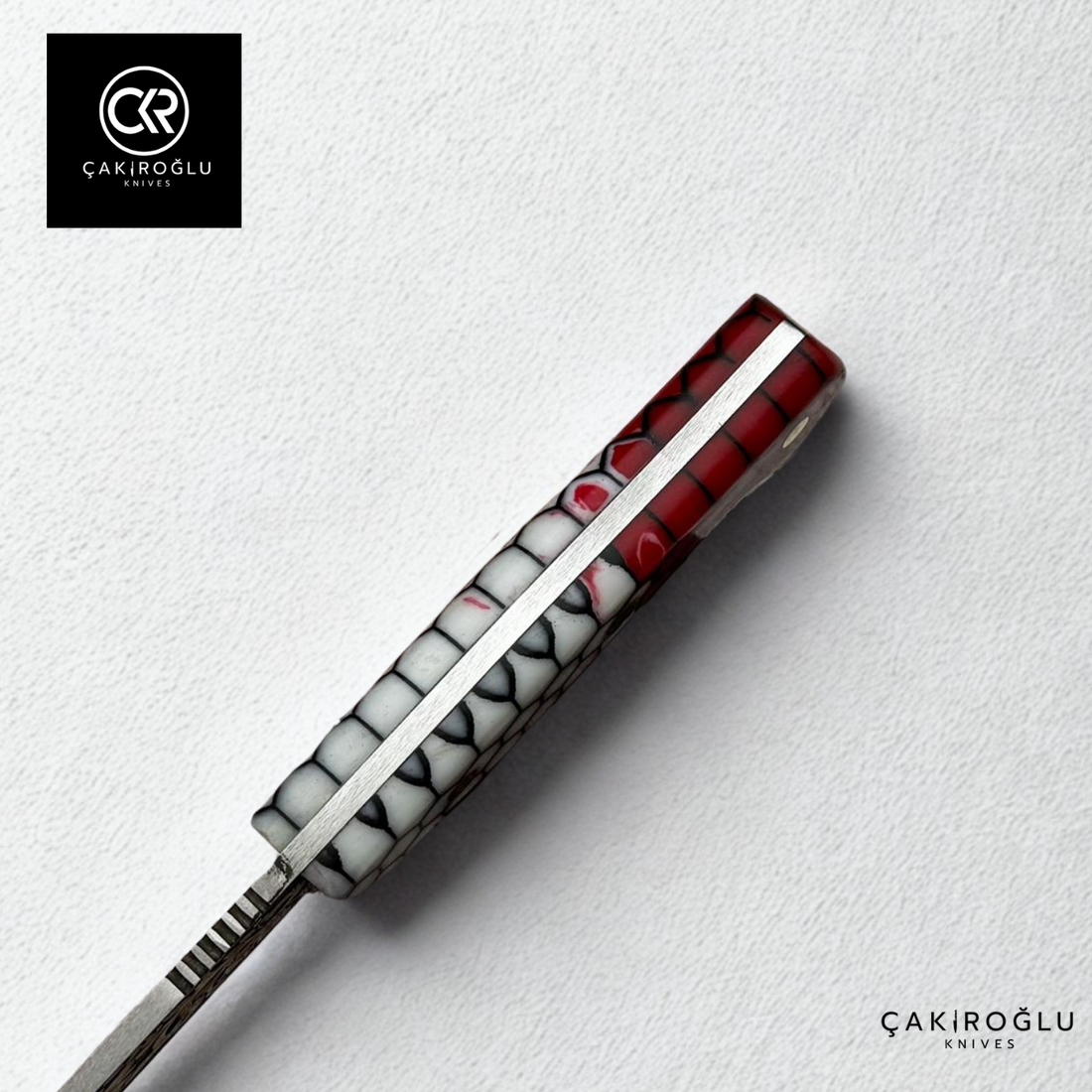 Aurum Hive V1 - Limited Collector’s Edition N690 Knife with Gold Engraving & Epoxy Hive Handle