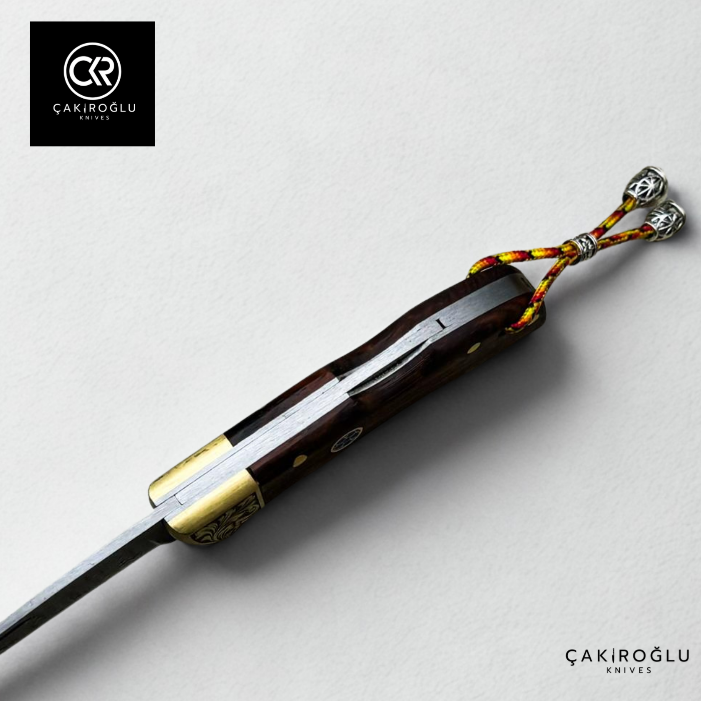 Showy Elite Handcrafted Custom-made Folding Knife - Damascus Steel & Engraved Apron