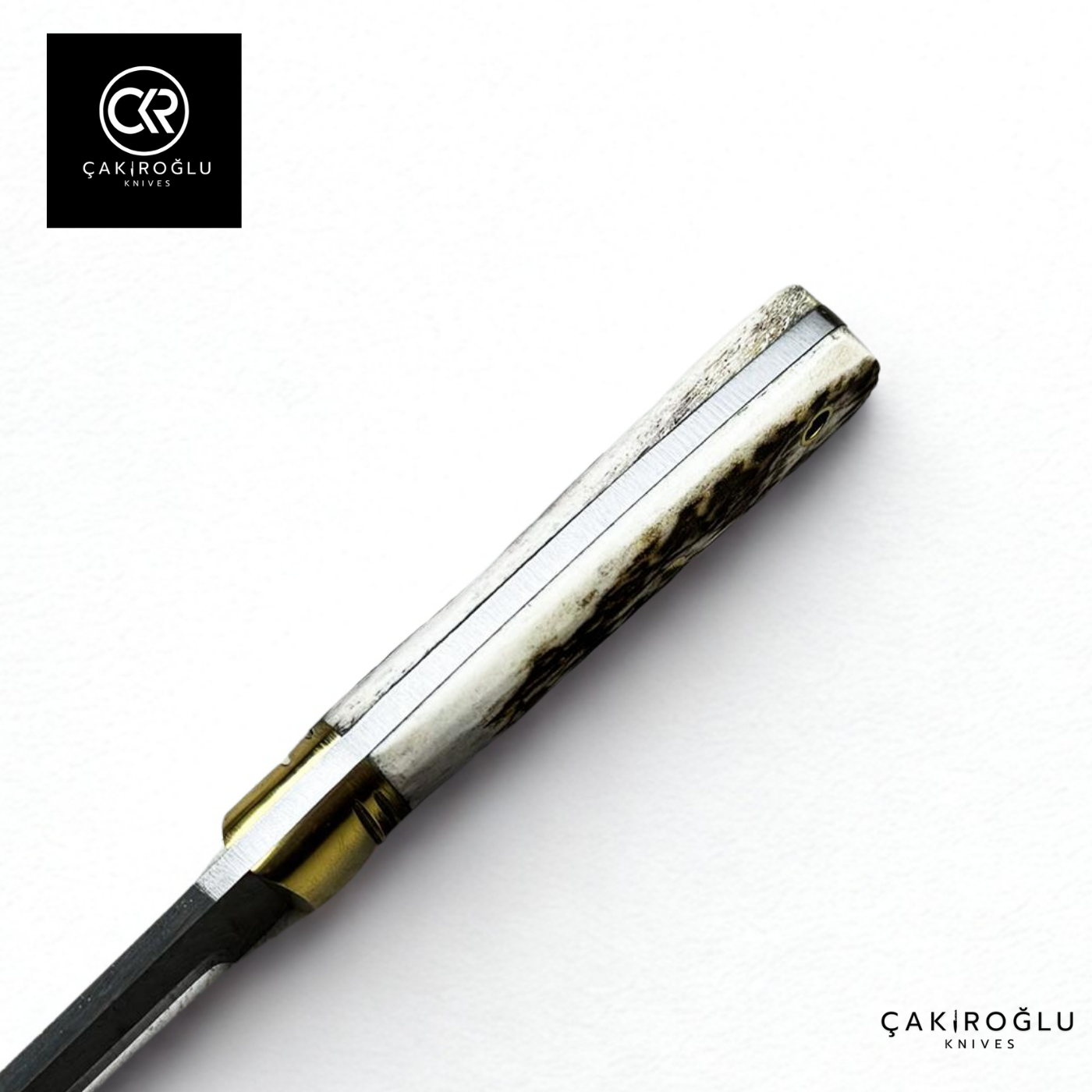 Handcrafted Custom-made Damascus Steel Bushcraft Hunting Knife - Deer Antler Handle & Brass Apron