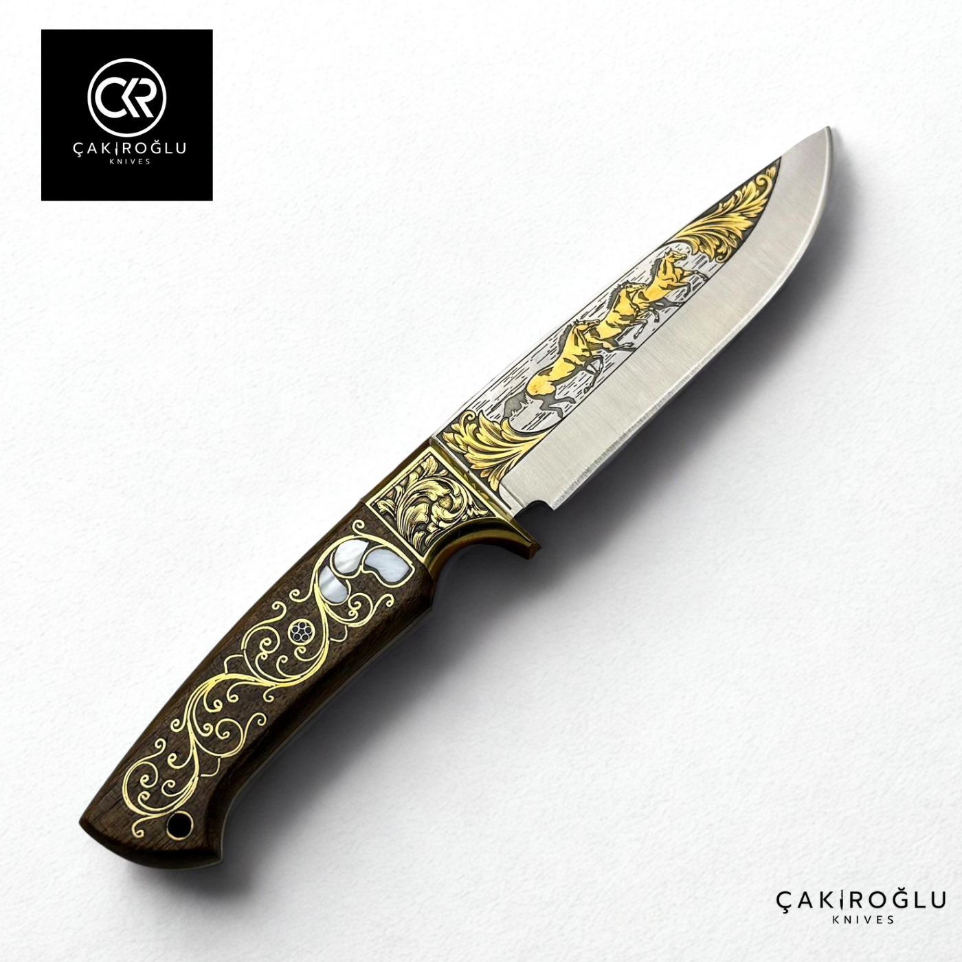 Regal Edge V2 – Limited Collector’s Edition N690 Knife with Gold Engraving & Mother of Pearl