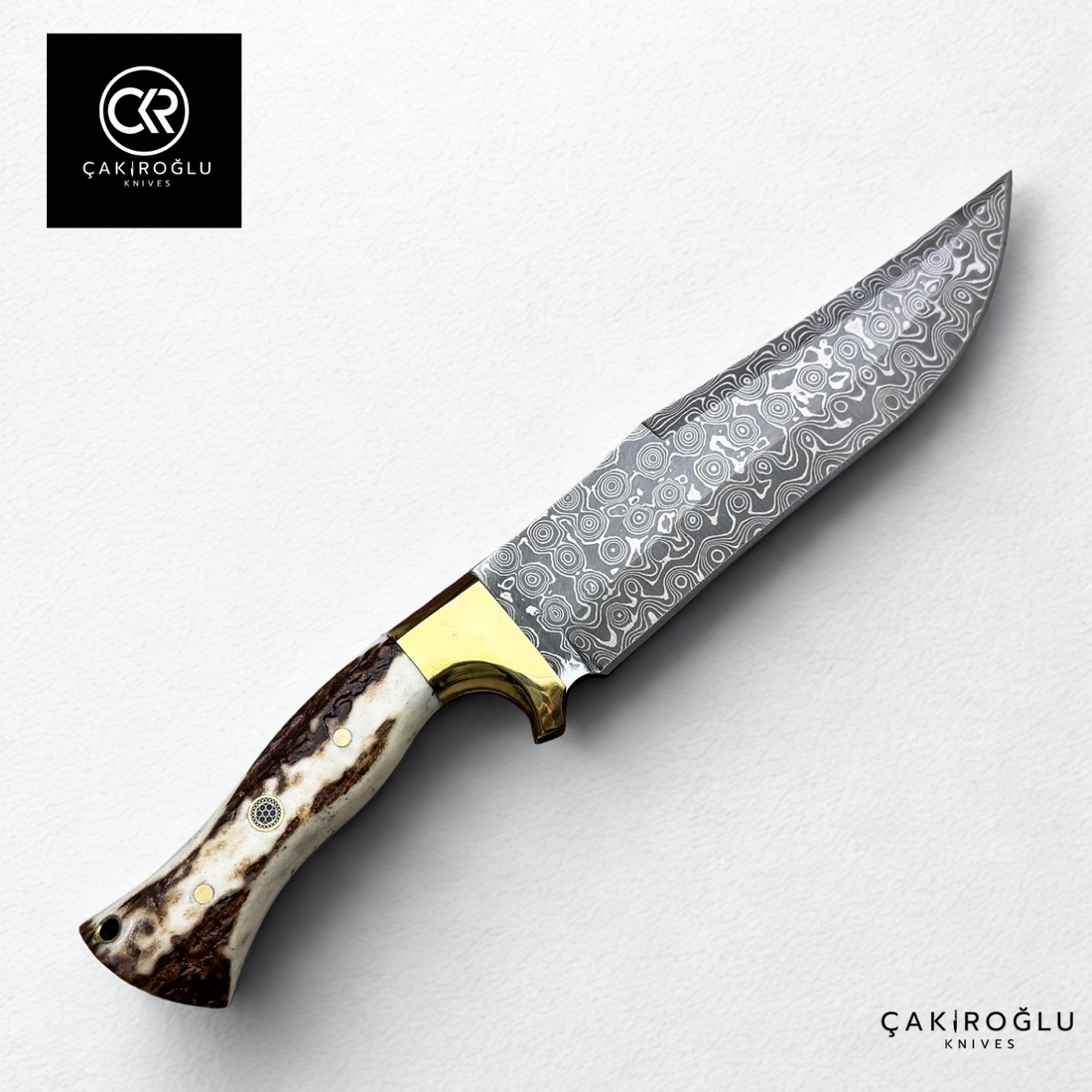 Damascus Elegance Handcrafted Knife – Deer Antler & Brass Apron