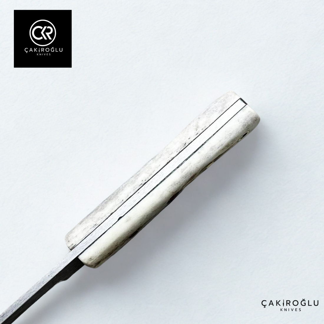 Bushcraft Frontier - Handcrafted Custom-made Damascus Steel Bushcraft Hunting Knife