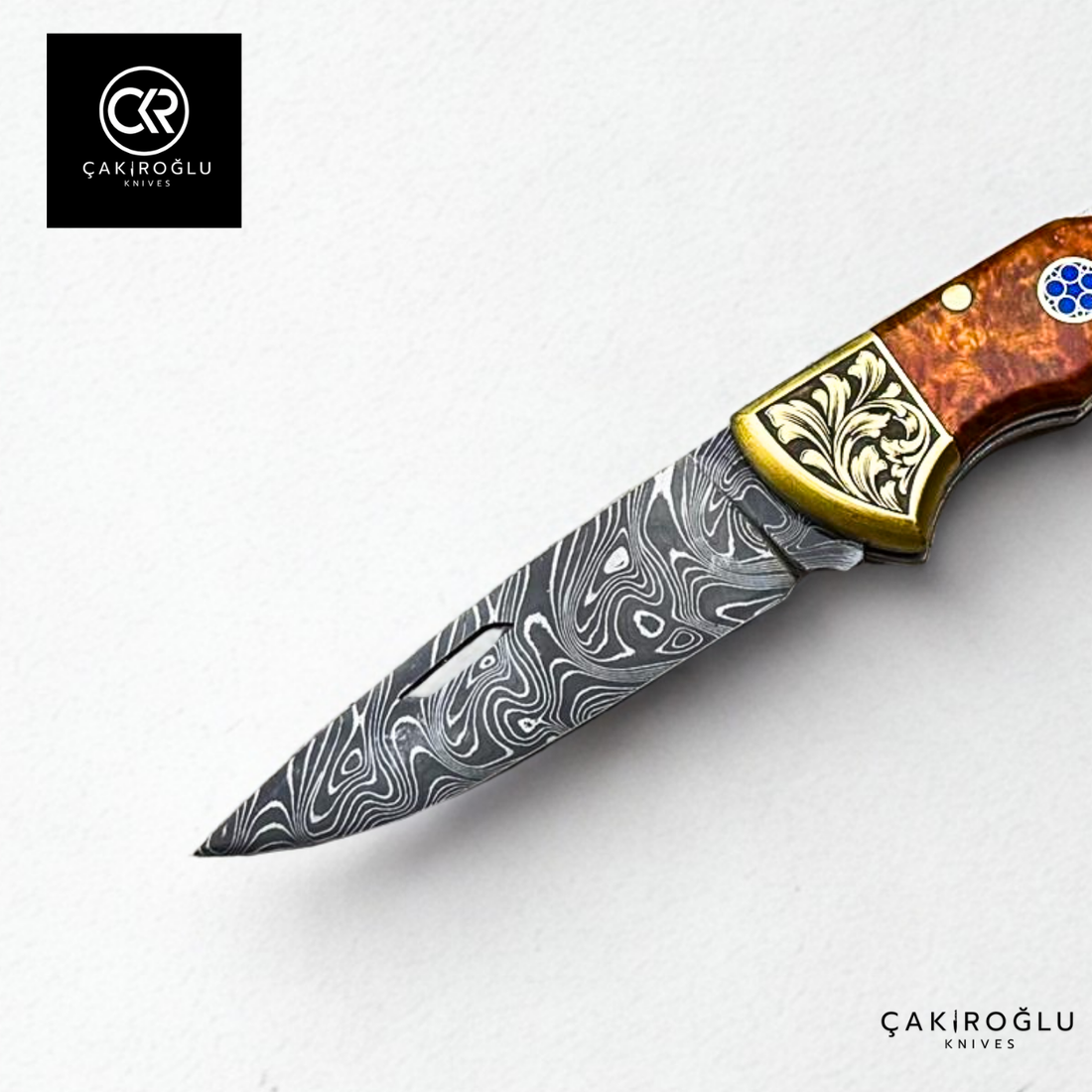 Showy Elite Handcrafted Custom-made Folding Knife - Damascus Steel & Engraved Apron