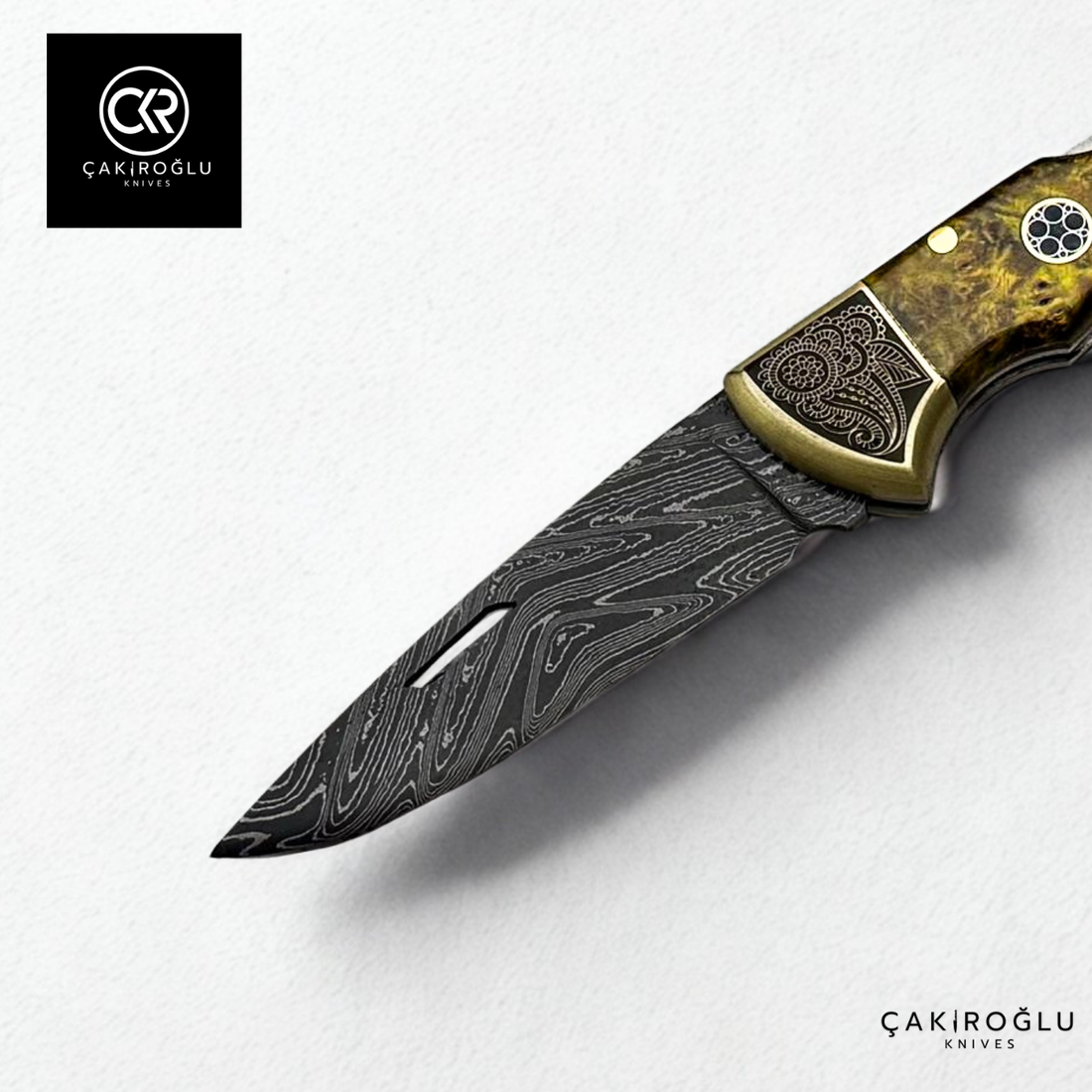 Showy Elite Handcrafted Custom-made Folding Knife - Damascus Steel & Engraved Apron