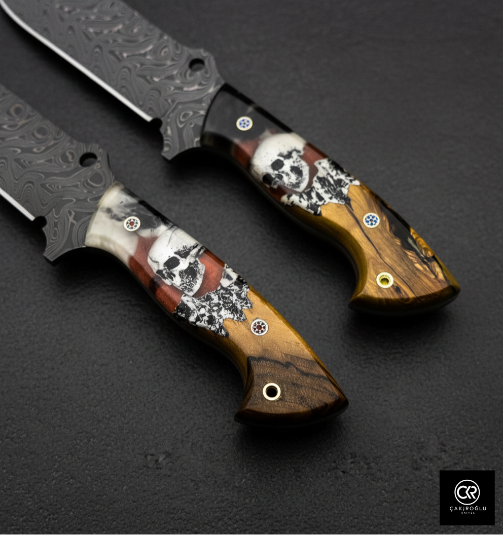Handcrafted Damascus Steel Custom Knife - Epoxy Hybrid Handle