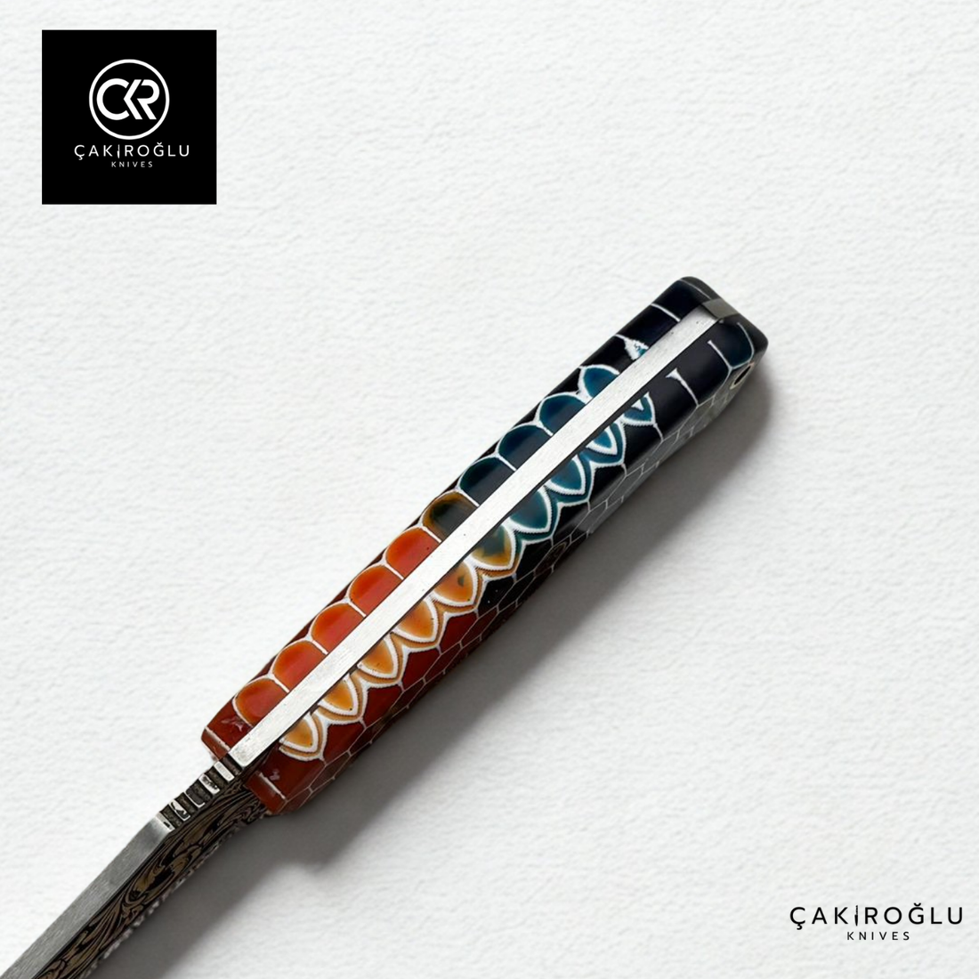 Aurum Hive V2 - Limited Collector’s Edition N690 Knife with Gold Engraving & Epoxy Hive Handle