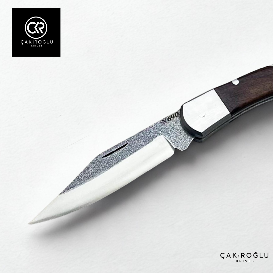 Classic Plus - Handcrafted Pocket Knife