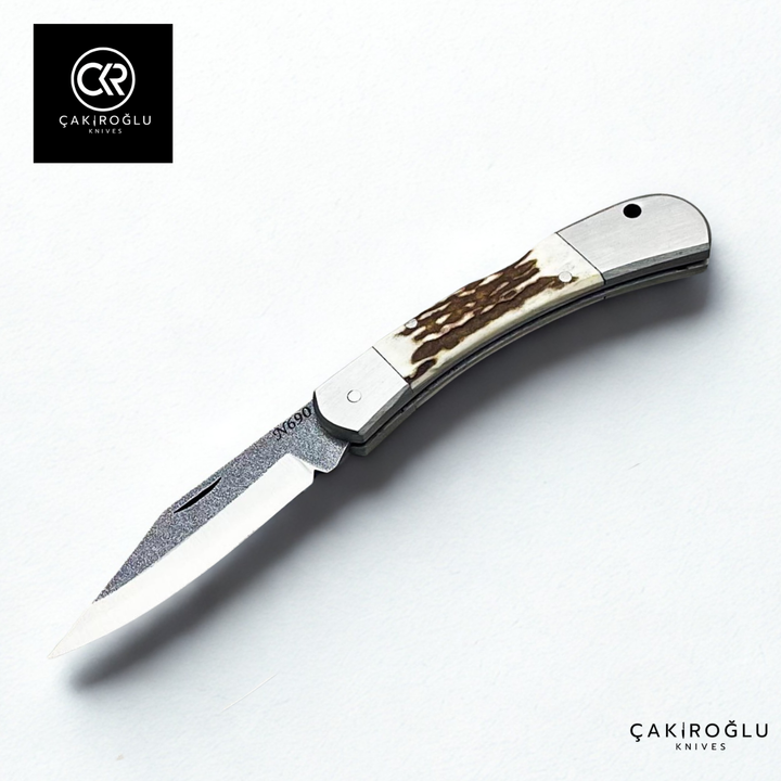 Classic Plus - Handcrafted Pocket Knife