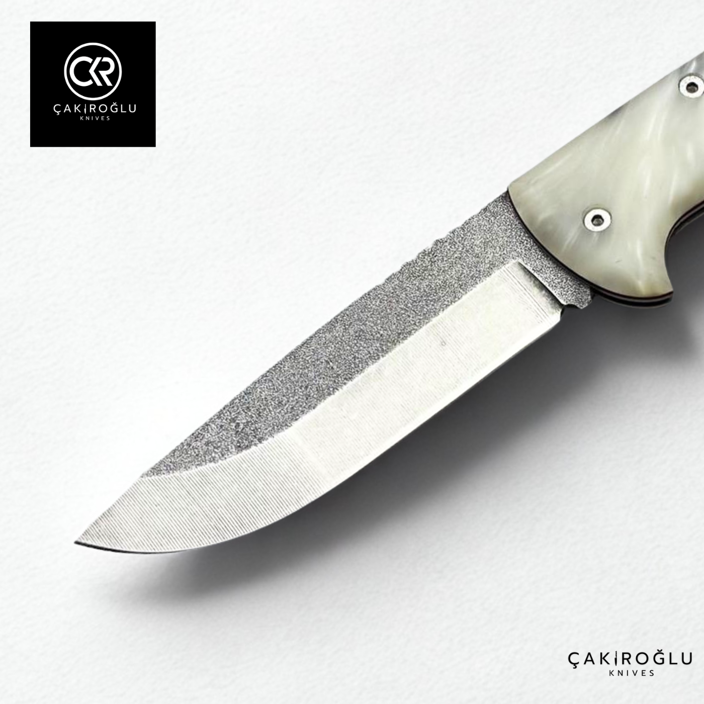 Göxon 207 v2 - Epoxy Amber Handle Handcrafted Knife